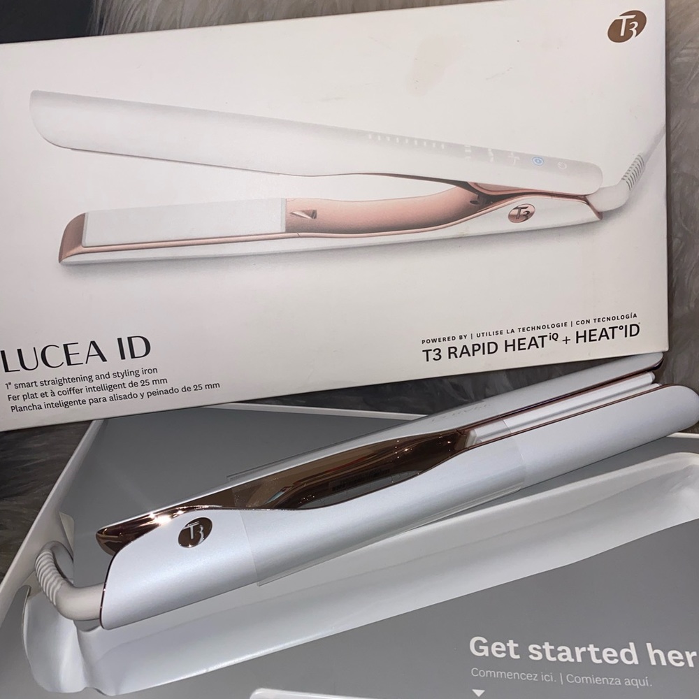 T3 Lucea ID flat iron.